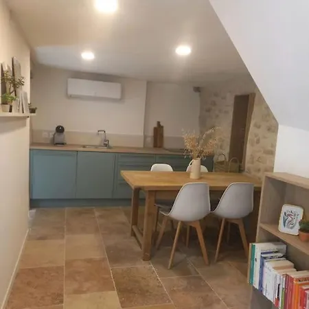 Apartment Le Clos Du Rempart - 2 A 4 Pers. Saint-Restitut